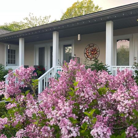 Summer Solstice Bed & Breakfast Niagara-on-the-Lake Екстер'єр фото