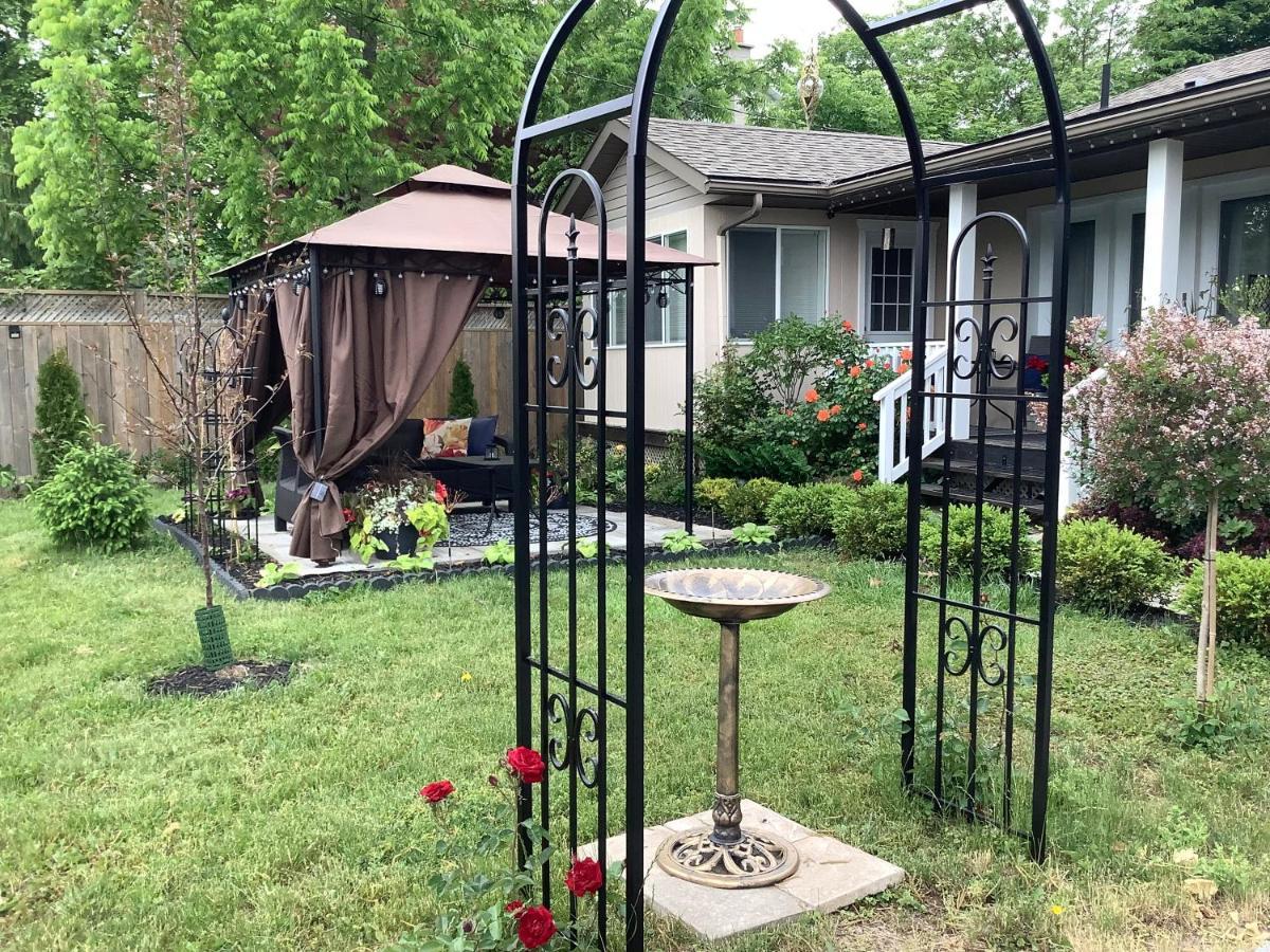 Summer Solstice Bed & Breakfast Niagara-on-the-Lake Екстер'єр фото